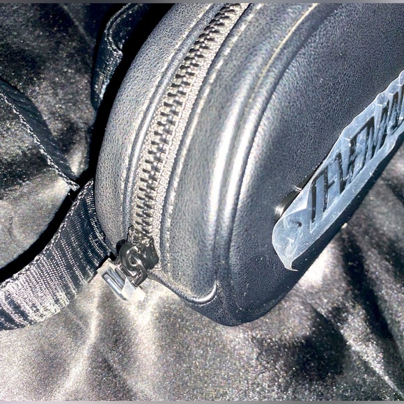 ✨Steve Madden - Women’s Semi-around Beltbag for travel w/ Logo Belt✨ NWT✨ - Picture 7 of 16